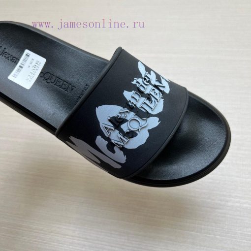 McQueen's latest thick soled one-piece slippers add a unique and charming power to the shoespevt9v15 - Image 7