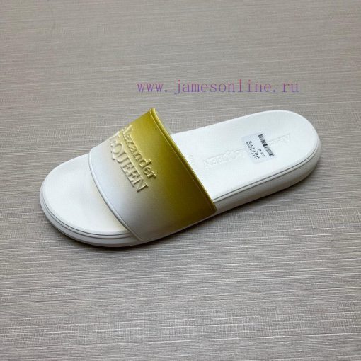 McQueen's latest thick soled one-piece slippers add a unique and charming power to the shoeso36v86mq - Image 9