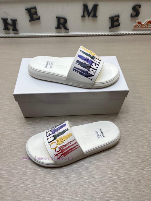 McQueen's latest thick soled one-piece slippers add a unique and charming power to the shoesbb75573h - Image 5