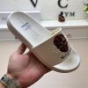 McQueen's latest thick soled one-piece slippers add a unique and charming power to the shoesq8tcug5i