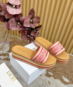 Top tierDIOR2024/𝐒𝐧𝐞𝐰 Spring/Summer New Product Thick Bottom Color blocked Slippers DIOR Dio3ox3pv4l