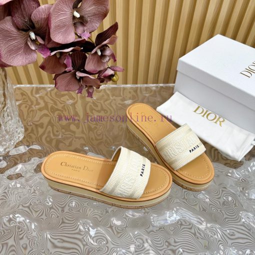 Top tierDIOR2024/𝐒𝐧𝐞𝐰 Spring/Summer New Product Thick Bottom Color blocked Slippers DIOR Dioxd2qkdvb - Image 8