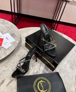 ∙ X nail slippers ∙ ꫛꫀ w ︎ The point of Tatoosh spiked shoes is the slender shoulder straps 7f1fiack