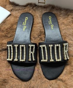 Top [Strong] [Strong] Dior 2024s New Fashion Show Explosive Pearl Letter Metal Logo Lazy Slipkg7lnkm