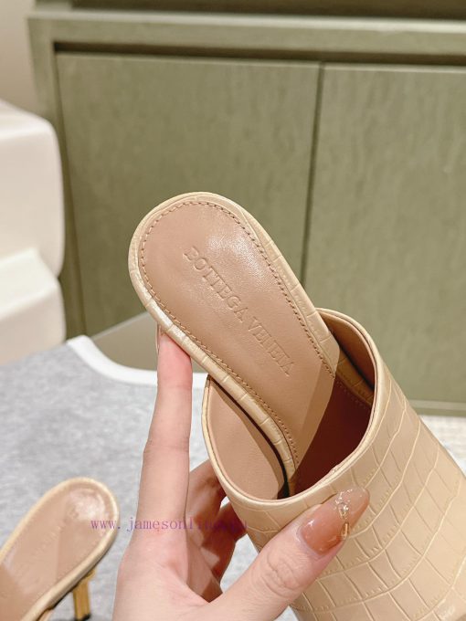 | ²⁰²4 𝐬𝐬  🤍🤎 BV Knot series metal heel slippers with high heels~Original version and 8.5 1:40m67yb5 - Image 5