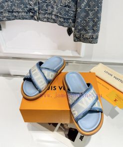LV couple styleMain embossed slippers hard goods newly launchedA high-end purchasing productz4v8m31i