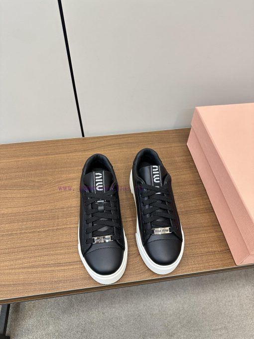 Miumiu Miumiu 🧡 2024 new top casual white shoesNew release of casual white shoes and hard gonl95bx6q