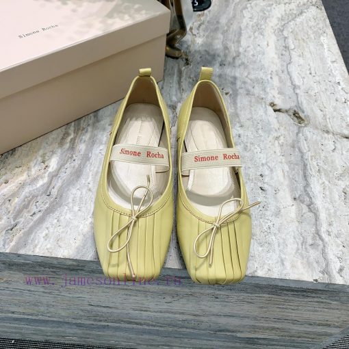 Simone Rocha's new spring/summer 24 Mary Jane ballet shoes 🩰 Different Mary Jane, the balletti51fbfu