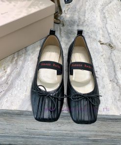 Simone Rocha's new spring/summer 24 Mary Jane ballet shoes 🩰 Different Mary Jane, the ballet9dln96f6