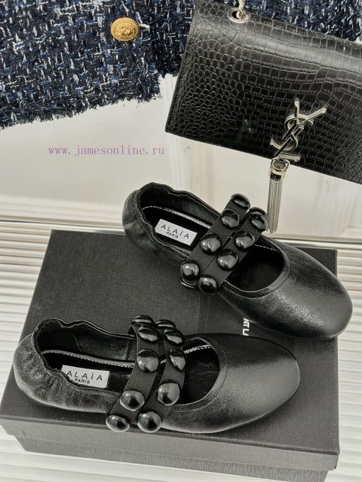 AlAIA | Classic retro pearl Mary Jane shoes from AlAIAFull of girlish style, with both moder6g544llr - Image 4