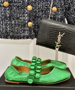 AlAIA | Classic retro pearl Mary Jane shoes from AlAIAFull of girlish style, with both modery64tidnu