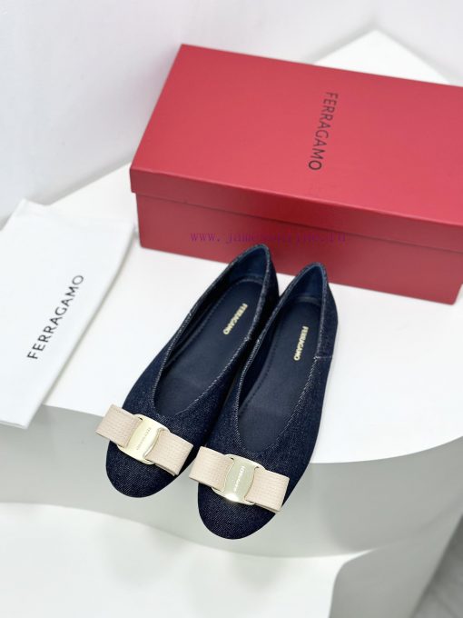 24ss FERRAGAMO new retro style flat witch shoes grandma shoesFerragamo's new witch shoes are1ejhf8cb - Image 7