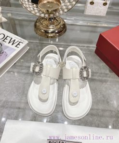 New flat bottom herringbone sandals with clipped toesFeaturing adjustable buckle straps emben8t6jgf2