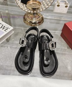 New flat bottom herringbone sandals with clipped toesFeaturing adjustable buckle straps embetyjtav7m