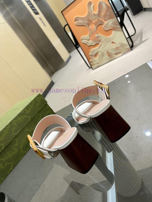 P, genuine leather outsoleGucclGucci's new bamboo buckle sandals The design is perfectly cra3a0uk84c - Image 9