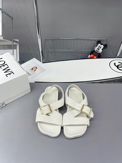 The new Roman sandals are here, comfortable yet not monotonousSandals made of Ease sheepskinuvowvpm5 - Image 2