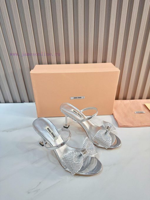 The 2024 new product MIU MIU has a brand new and super beautiful decoration combination, fulme73uhjr