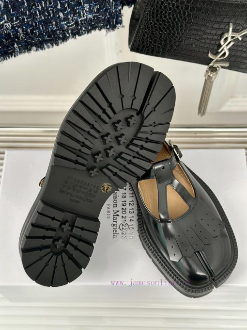 MaisonMargiela | MM6 MargielaVintage fringed Mary Jane shoes with split toe design~Pig trottna4rgrus - Image 10