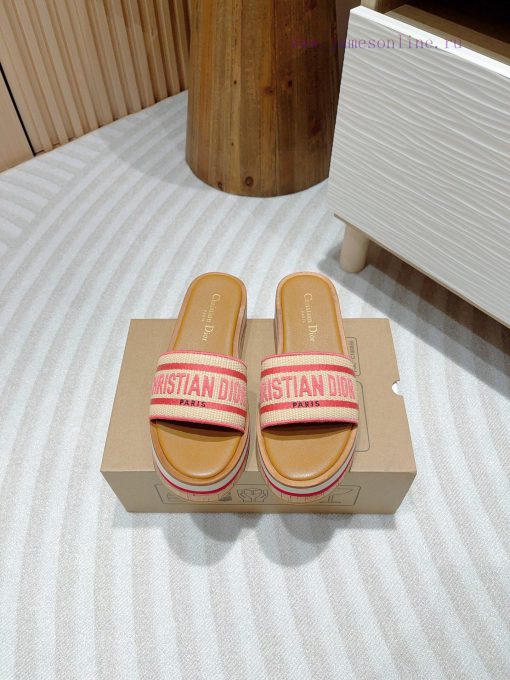 -24Ss new Dior Riviera Dway embroidered thick soled slippers in jelly colorThis Dway thick s9gtyaczc