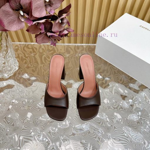 Amina Muaddi2024's new Charlotte series high heels have sharp edges and slanted square headsdfcu91z6 - Image 5