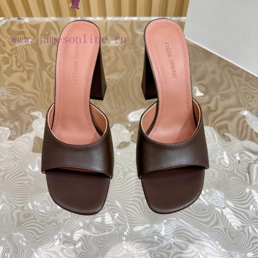 Amina Muaddi2024's new Charlotte series high heels have sharp edges and slanted square headsdfcu91z6 - Image 6