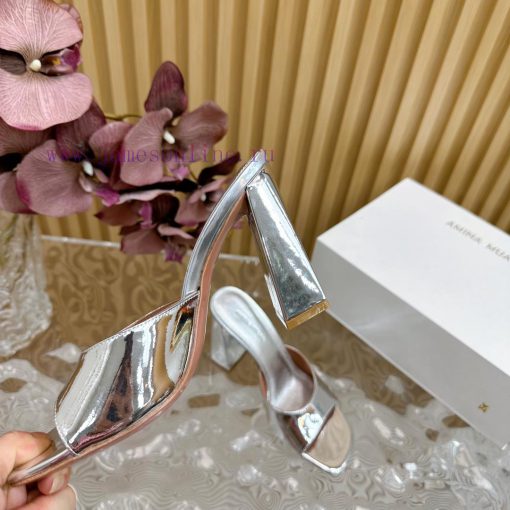 Amina Muaddi2024's new Charlotte series high heels have sharp edges and slanted square headsomjszx1w - Image 8