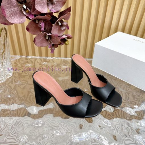 Amina Muaddi2024's new Charlotte series high heels have sharp edges and slanted square headsaryf55an - Image 7