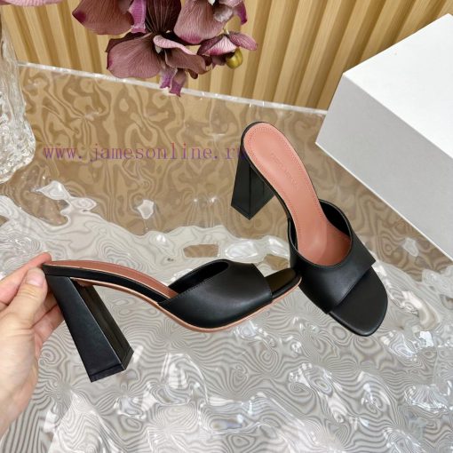 Amina Muaddi2024's new Charlotte series high heels have sharp edges and slanted square headsaryf55an - Image 9