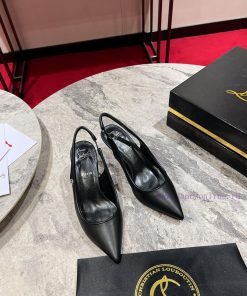∙ CL deduction with empty space ∙ ꫛꫀ w ︎ ️This high-heeled shoe is made of black calf leathe9lzqz0y9