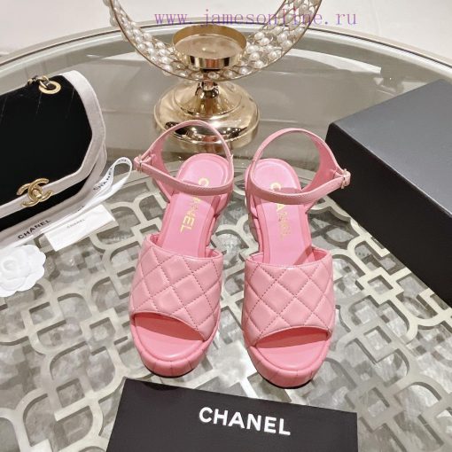 Chanel | Chanel 2024 SummerThe color of this season's sandals is due to the beautiful hardwa9vsluno0 - Image 2