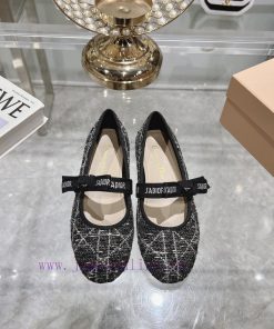 Top tierDior 2024 vs Spring/Summer New CollectionRound toe single shoe with small pearl straoivaqilz