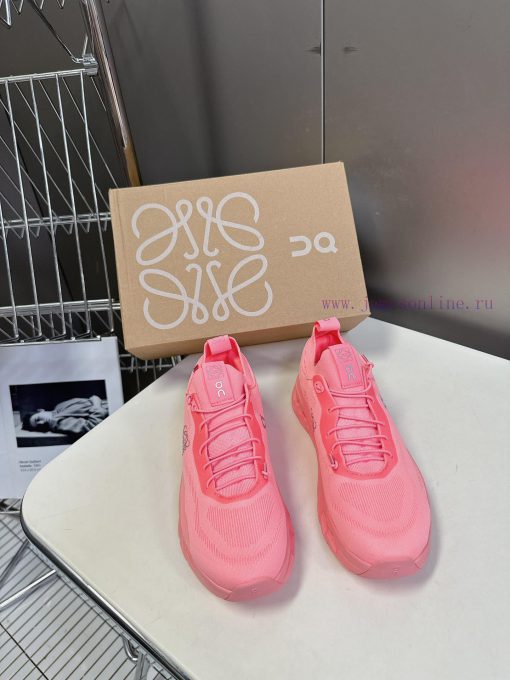 Loewe x On Cloudtilt, a lightweight couple's sports and leisure shoe co branded by Loewe and0nv14c8w - Image 2