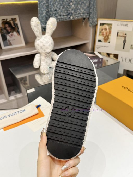 Complete set of high-end gift box packagingLoui& Vuitto& 2024Flat bottomed sandals 🦋 ️Detailj4jtvh0m - Image 3