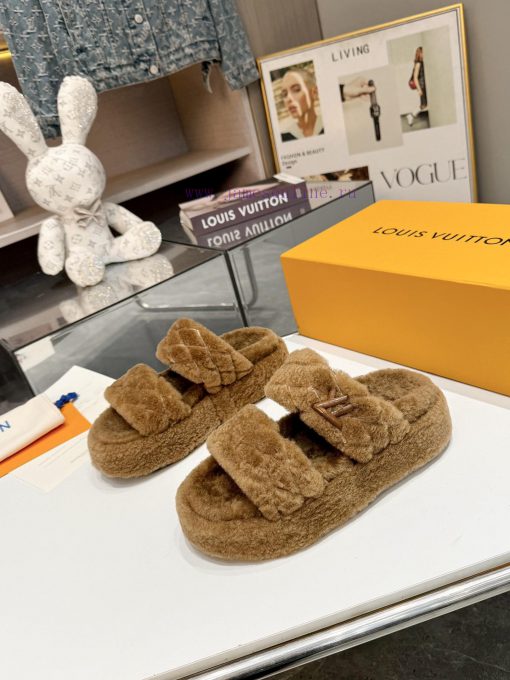 Complete set of high-end gift box packagingLoui& Vuitto& 2024Flat bottomed sandals 🦋 ️Detail1i0xgdfs - Image 7