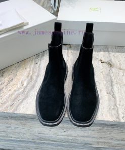 The row's new short boots have a simple and high-end feel, with a square toe that is both cold4dgewq