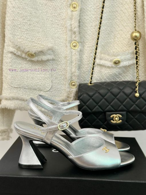 Chanel | Chanel 24P New ProductDouble C thick heel sandals seriesThe shoe upper is made of iuva727ap