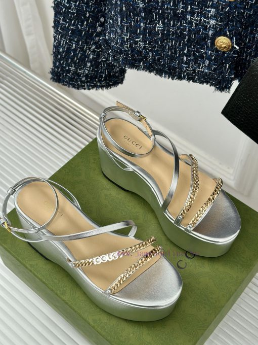 Gucci24S Spring/Summer New Product ShowThick soled chain sandalsG Home is reflecting a sensefd7j2zyf - Image 4