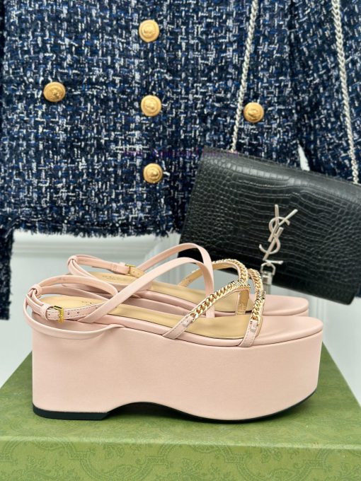Gucci24S Spring/Summer New Product ShowThick soled chain sandalsG Home is reflecting a senseq0quyesk