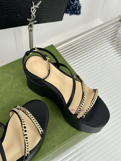 Gucci24S Spring/Summer New Product ShowThick soled chain sandalsG Home is reflecting a senseu77r8o72 - Image 6