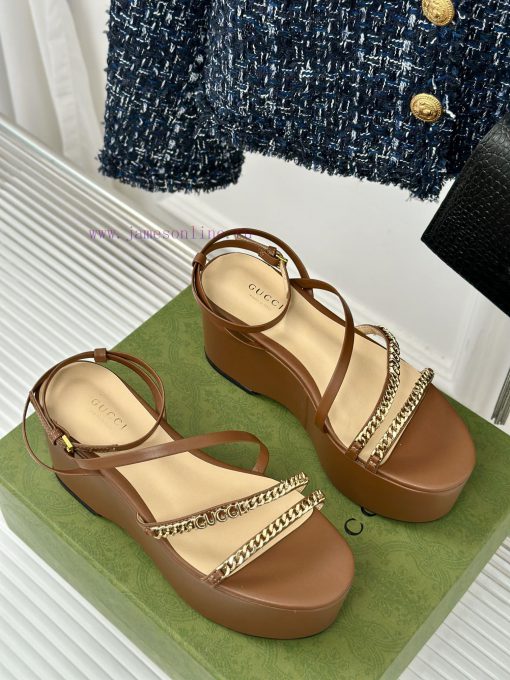 Gucci24S Spring/Summer New Product ShowThick soled chain sandalsG Home is reflecting a sense8w2m9c9f - Image 4