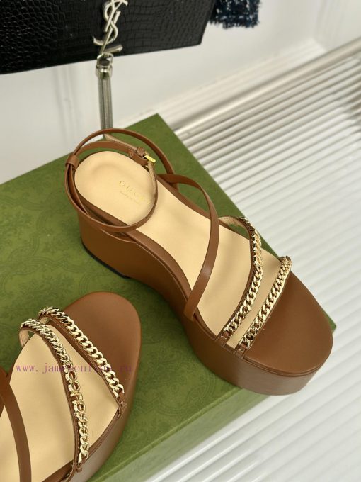 Gucci24S Spring/Summer New Product ShowThick soled chain sandalsG Home is reflecting a sense8w2m9c9f - Image 6