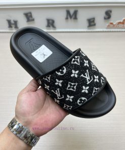 LV Louis Vuitton's popular men's slippers on the official website are now available for sale7nn8paz3