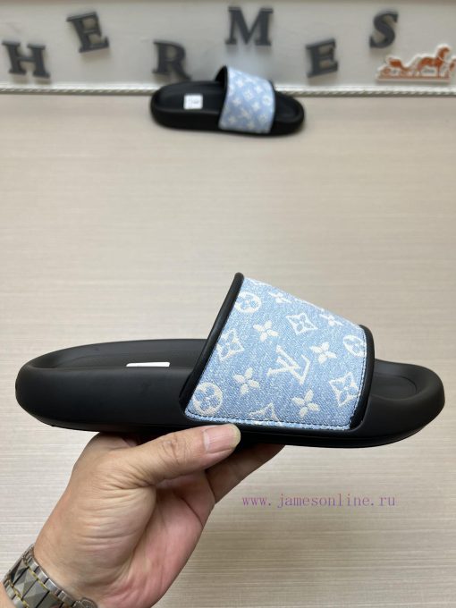 LV Louis Vuitton's popular men's slippers on the official website are now available for salevs9qhjf0 - Image 6