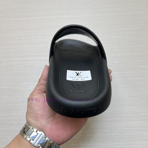LV Louis Vuitton's popular men's slippers on the official website are now available for salevs9qhjf0 - Image 8
