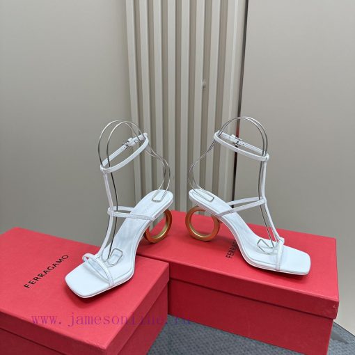The new FERRAGAMO2024 sandals draw inspiration from classic shoe styles, combining outstandipcq8i1kq - Image 4