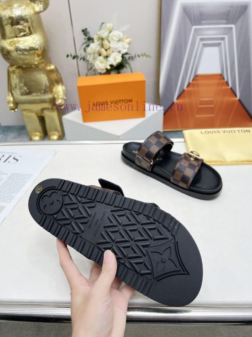 p. Louis Vuitton's spring and summer new slippers are hot on the market, with 11 high-end cuzyqqni9l - Image 3