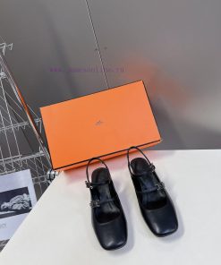 Hermes Autumn/Winter New Collection Mary JaneThe only H family strap Mary Jane's minimalist oihlgzhs