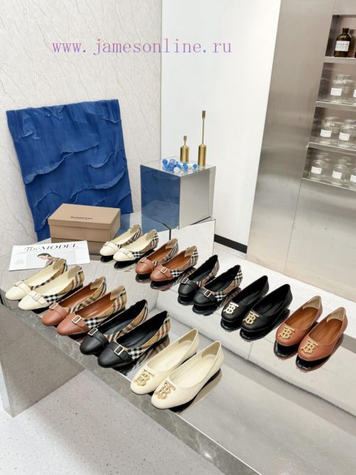 Burberry's classic plaid flat shoes are the least picky and age limited shoes to date. Everydgad4yh4 - Image 10