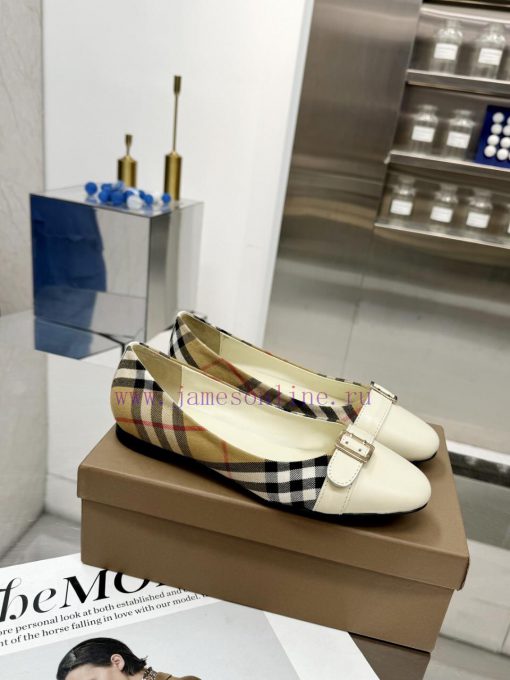 Burberry's classic plaid flat shoes are the least picky and age limited shoes to date. Every568ih5nh - Image 4