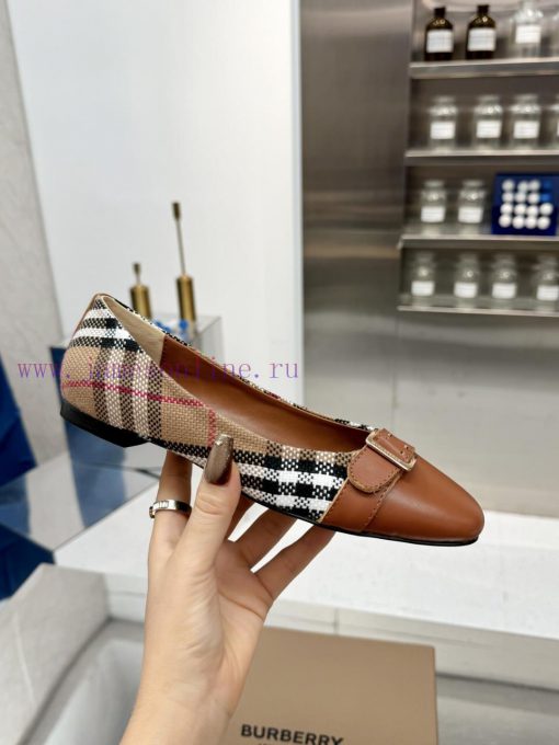 Burberry's classic plaid flat shoes are the least picky and age limited shoes to date. Everya24fm58c - Image 6